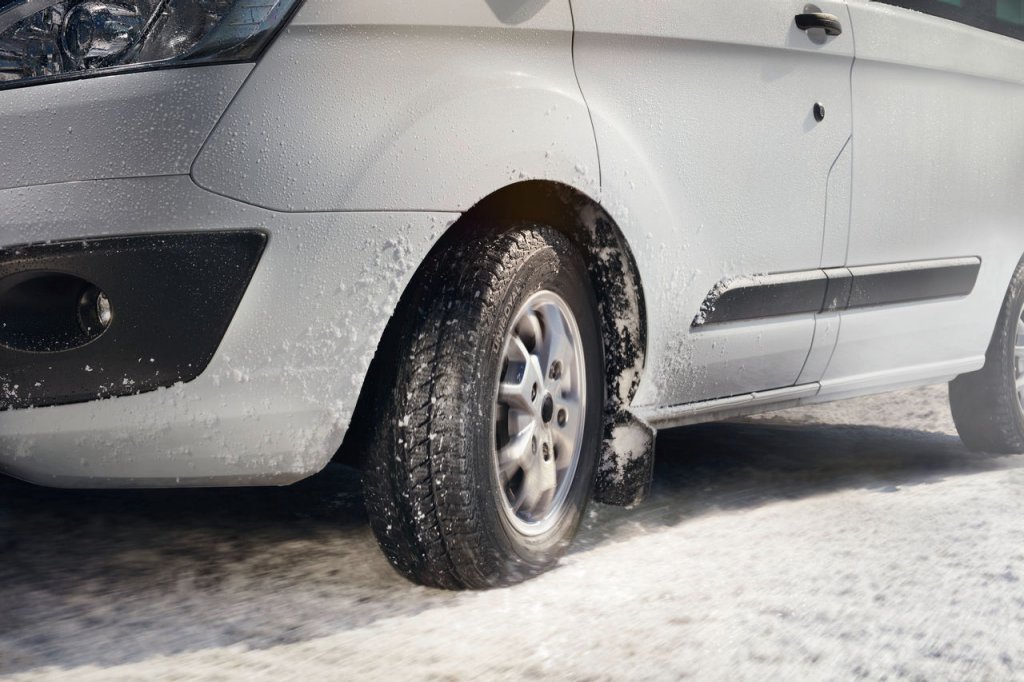 Wenn das Auto im Schnee feststeckt – das können Sie tun