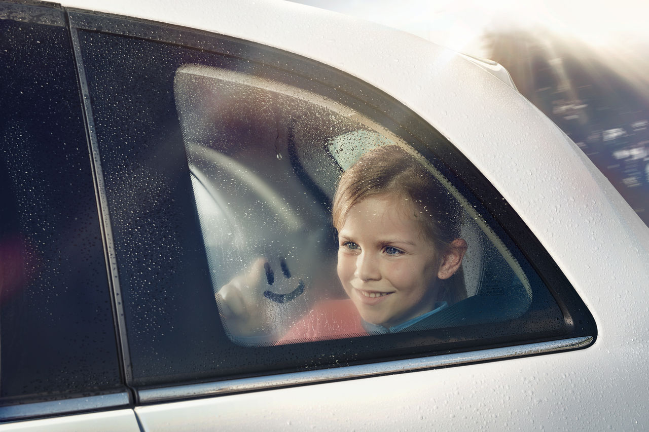 Uniroyal Visual Brand Values - Kid in Car