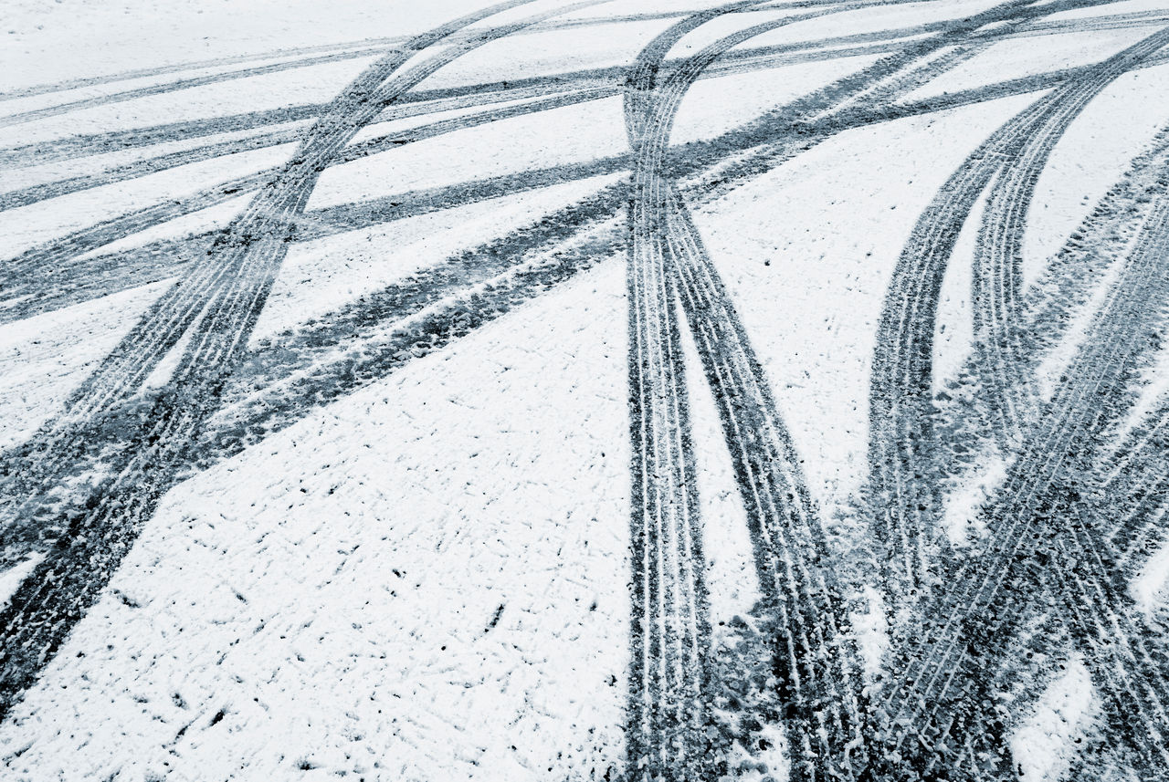 Uniroyal - Cars leave their mark in Snow 